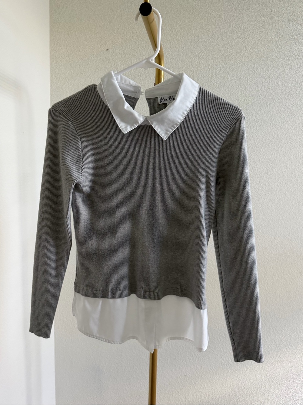 Blue Blossom Gray and White Collares Sweater Top  - Size S